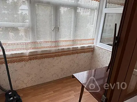 Kirayə verilir 3 otaqlı köhnə tikili 67 m²