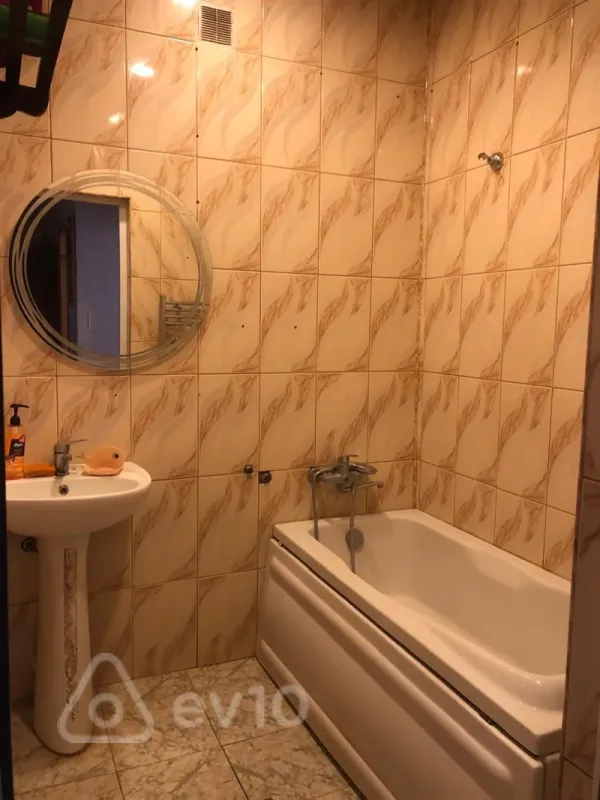 Kirayə verilir 2 otaqlı yeni tikili 70 m²