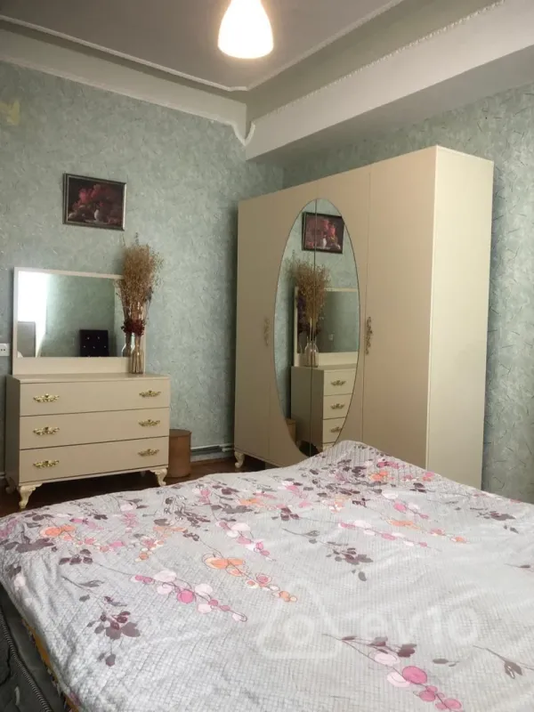 Kirayə verilir 2 otaqlı yeni tikili 70 m²