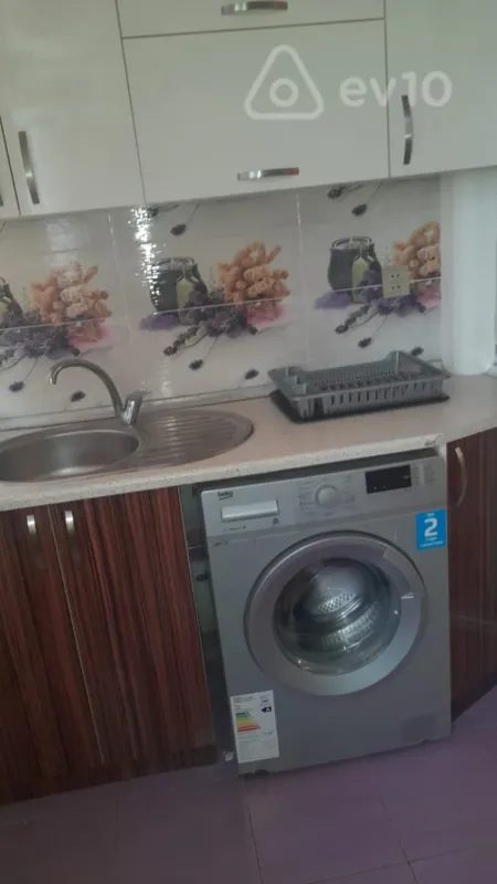 Kirayə verilir 3 otaqlı yeni tikili 80 m²