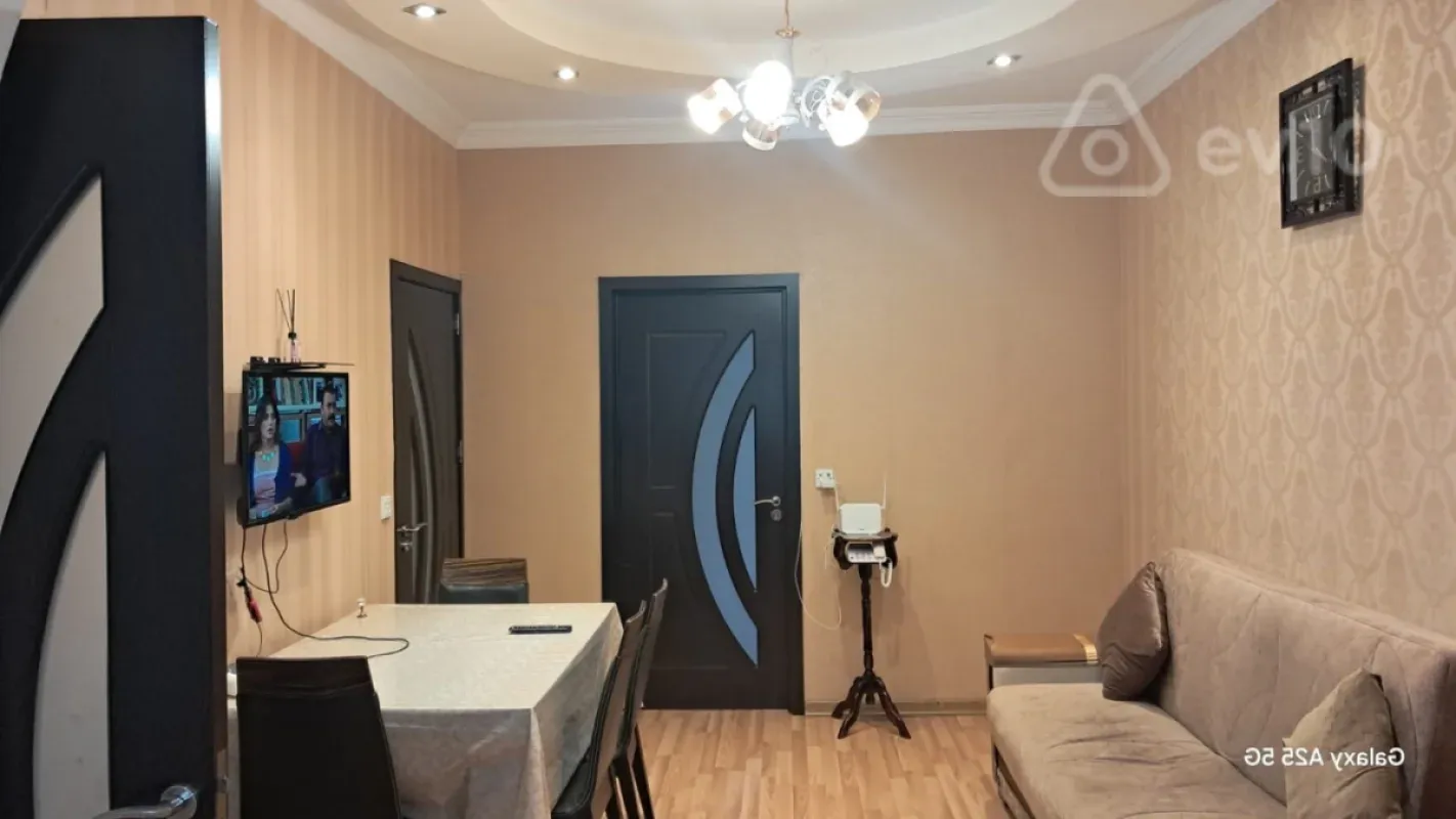 Kirayə verilir 2 otaqlı köhnə tikili 60 m²