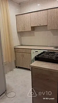 Kirayə verilir 2 otaqlı köhnə tikili 60 m²