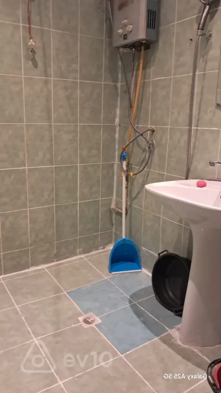 Kirayə verilir 2 otaqlı köhnə tikili 60 m²