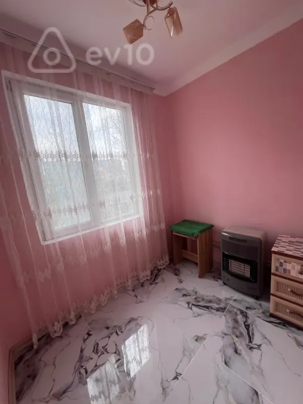 Kirayə verilir 2 otaqlı köhnə tikili 55 m²