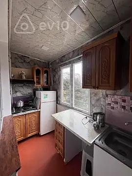 Kirayə verilir 2 otaqlı köhnə tikili 55 m²