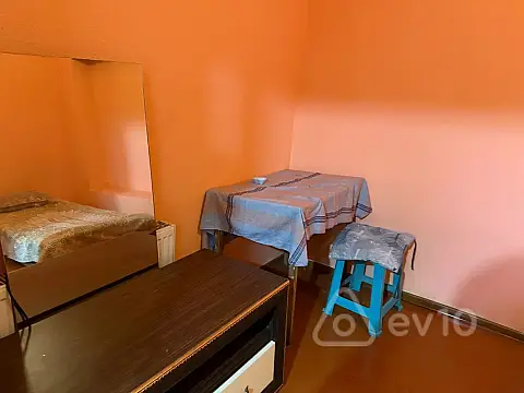 Kirayə verilir 1 otaqlı həyət evi 30 m²