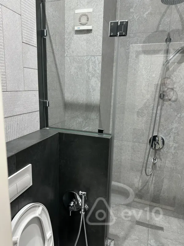 Kirayə verilir 1 otaqlı köhnə tikili 60 m²