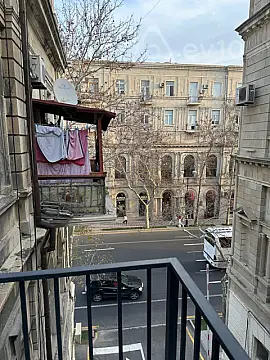 Kirayə verilir 1 otaqlı köhnə tikili 60 m² — Bakı, Səbail 1 otaq 60.00 m²