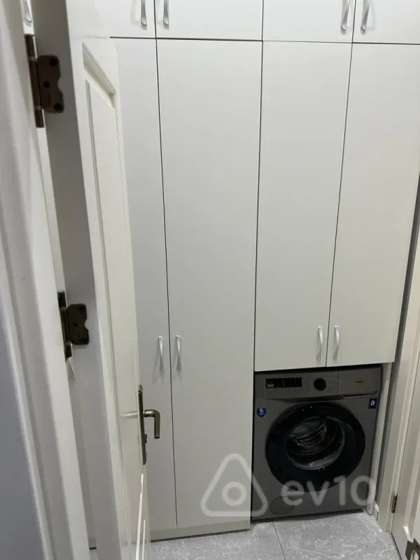 Kirayə verilir 1 otaqlı köhnə tikili 60 m²