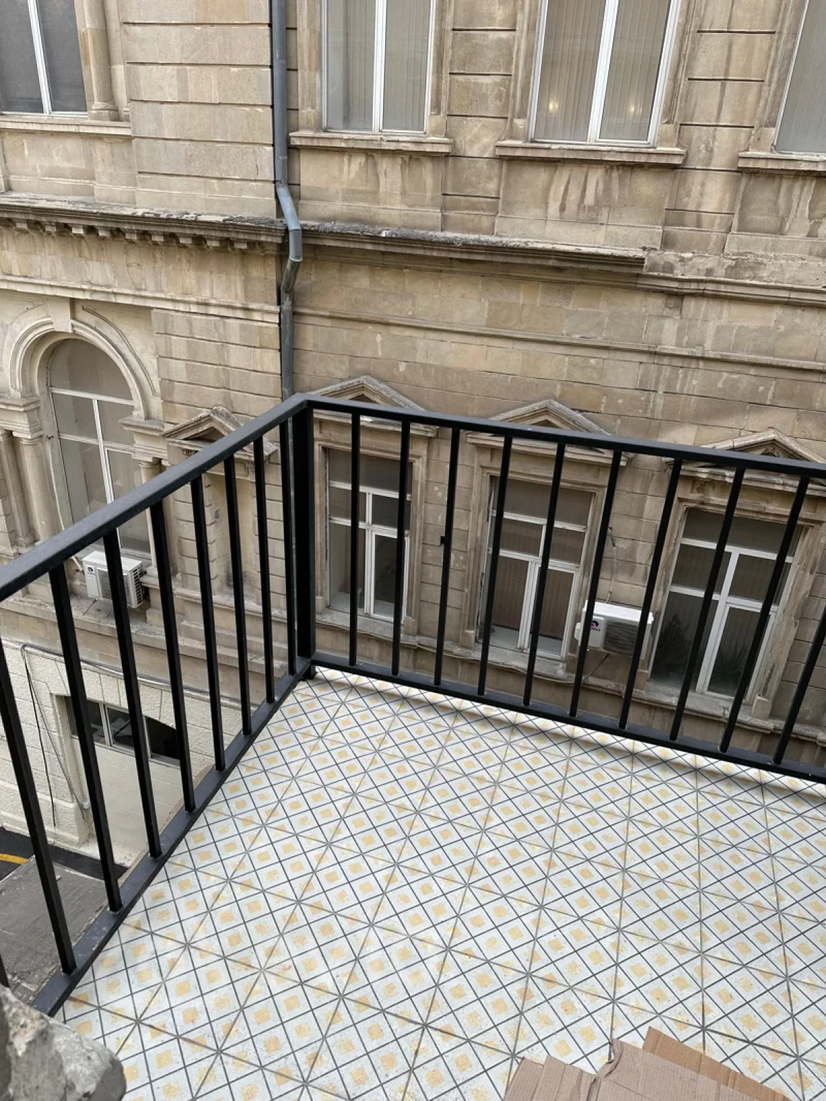 Kirayə verilir 1 otaqlı köhnə tikili 60 m²