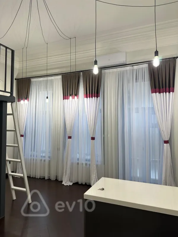 Kirayə verilir 1 otaqlı köhnə tikili 60 m²