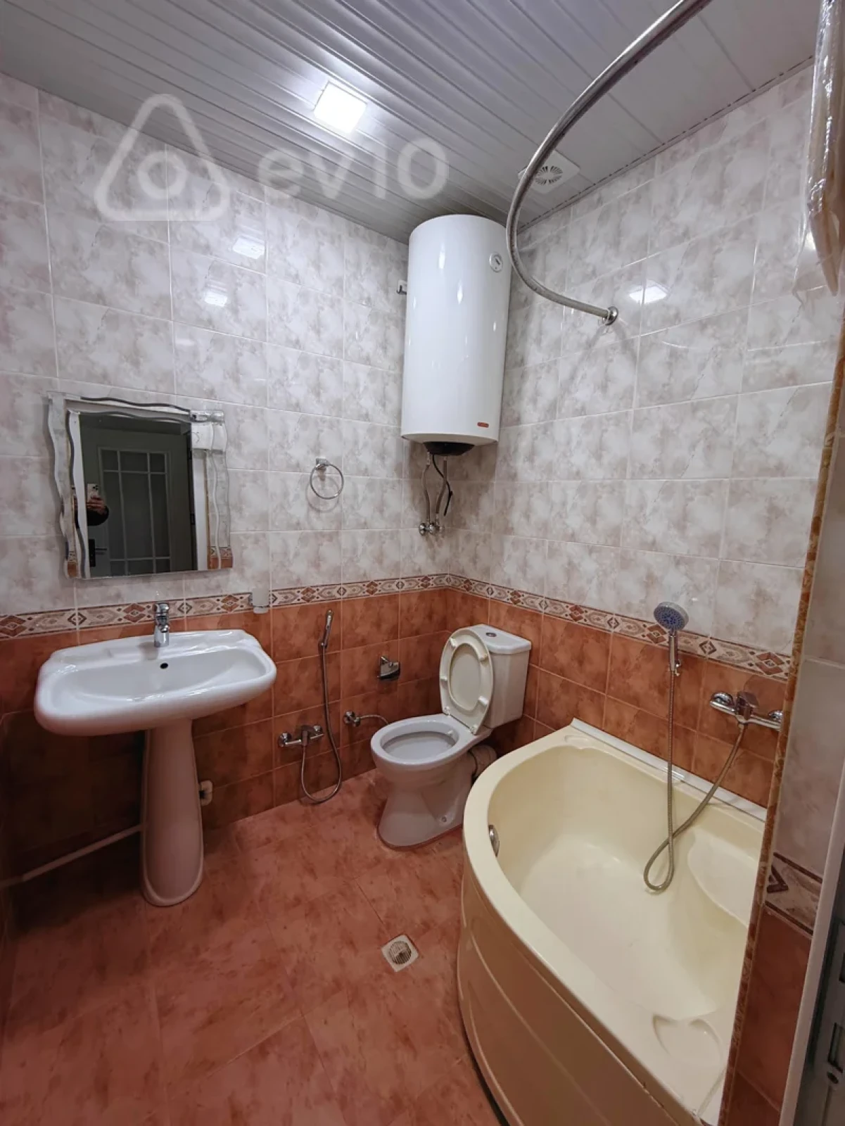 Satılır 3 otaqlı yeni tikili 120 m²