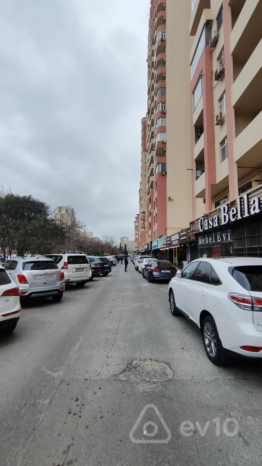 Satılır 3 otaqlı yeni tikili 120 m²