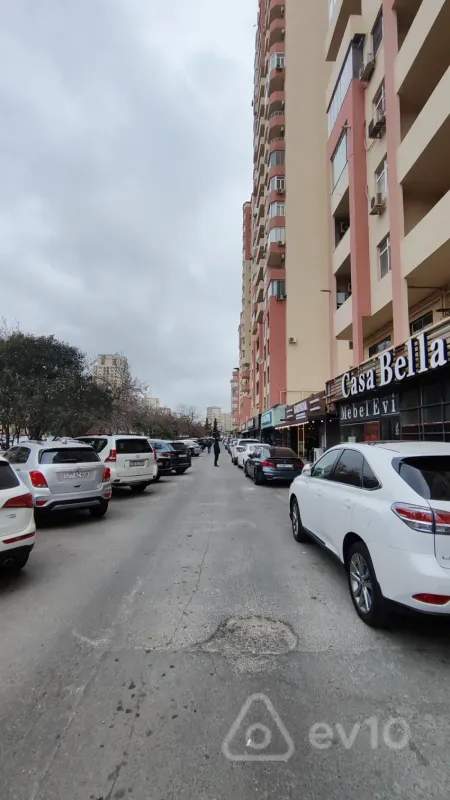 Satılır 3 otaqlı yeni tikili 120 m²