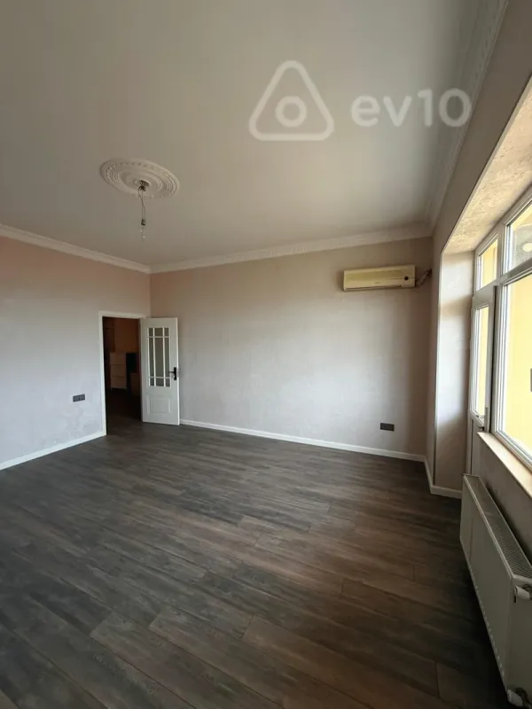 Satılır 3 otaqlı yeni tikili 120 m²
