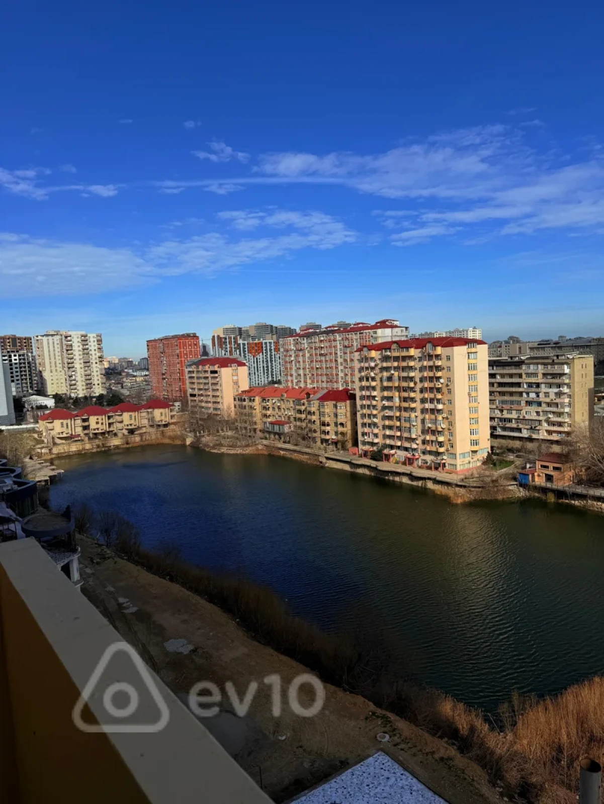 Satılır 3 otaqlı yeni tikili 120 m²