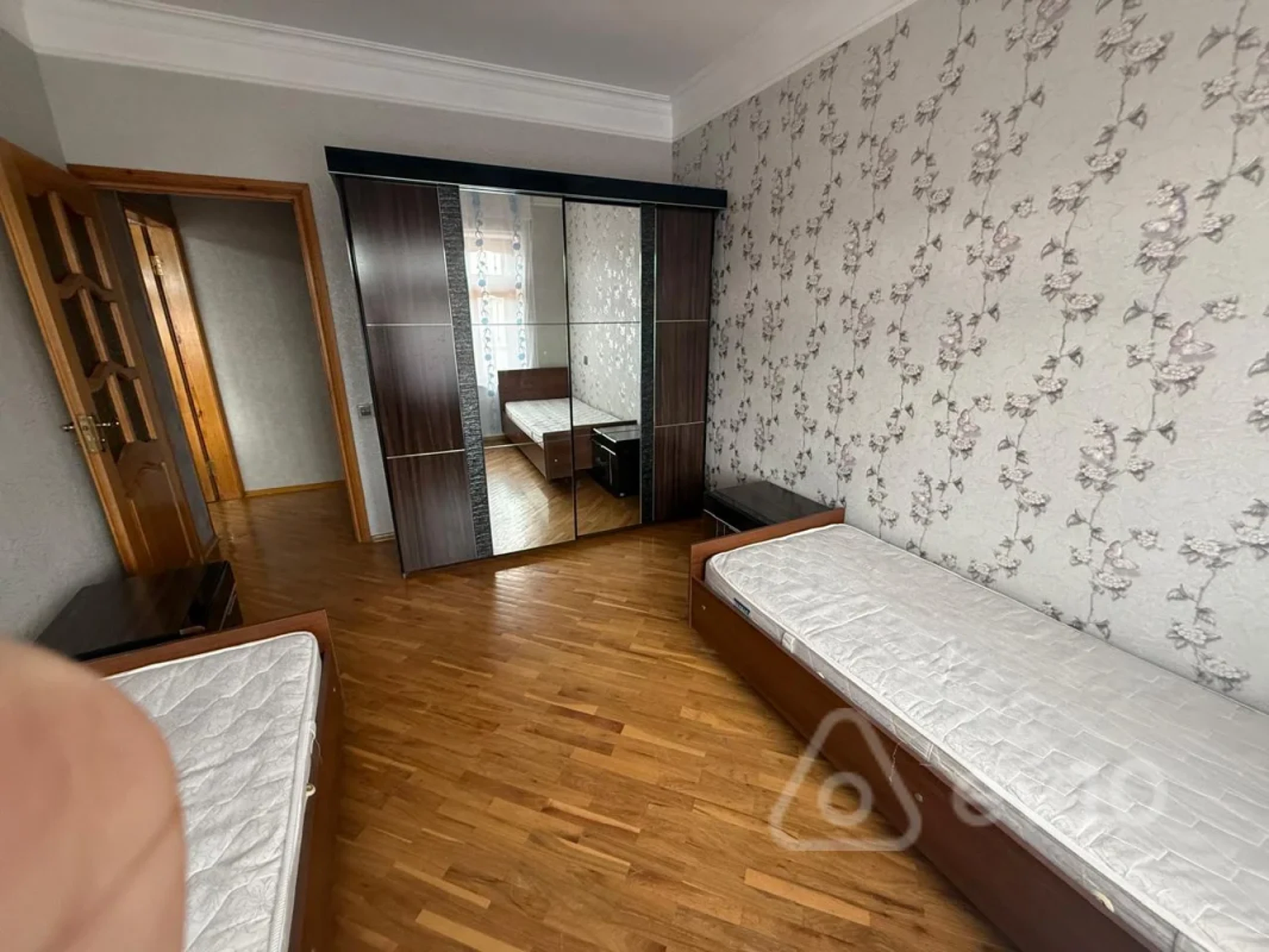 Kirayə verilir 2 otaqlı köhnə tikili 70 m²