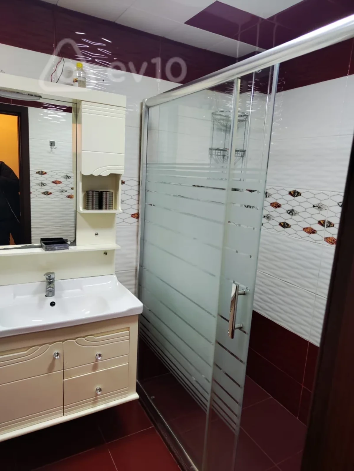 Kirayə verilir 3 otaqlı yeni tikili 100 m²