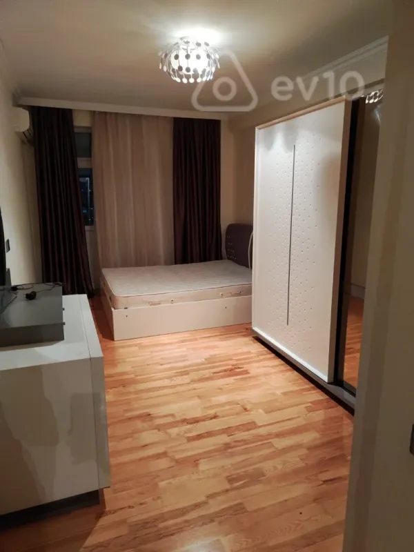 Kirayə verilir 3 otaqlı yeni tikili 100 m²