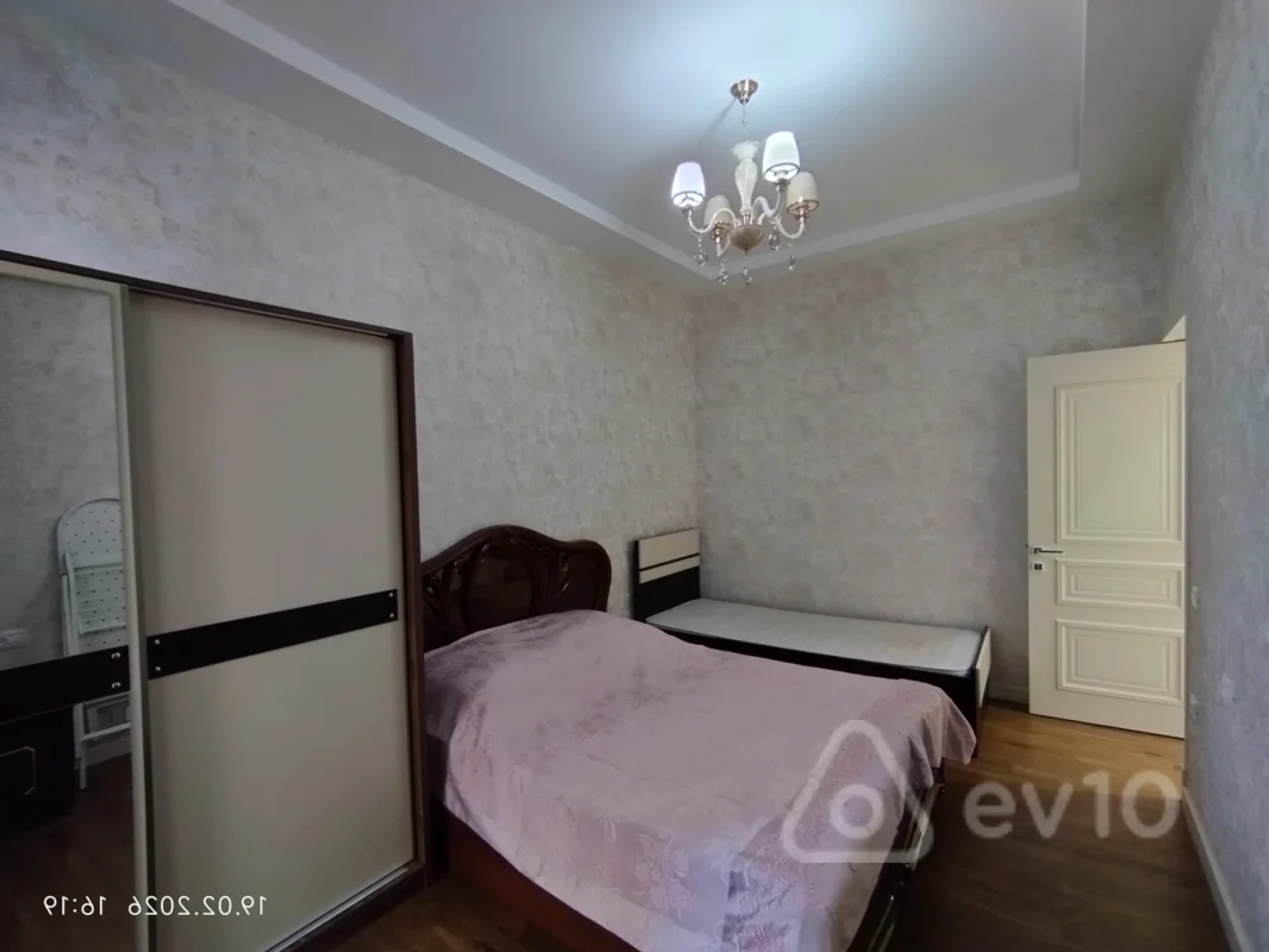 Kirayə verilir 2 otaqlı yeni tikili 80 m²