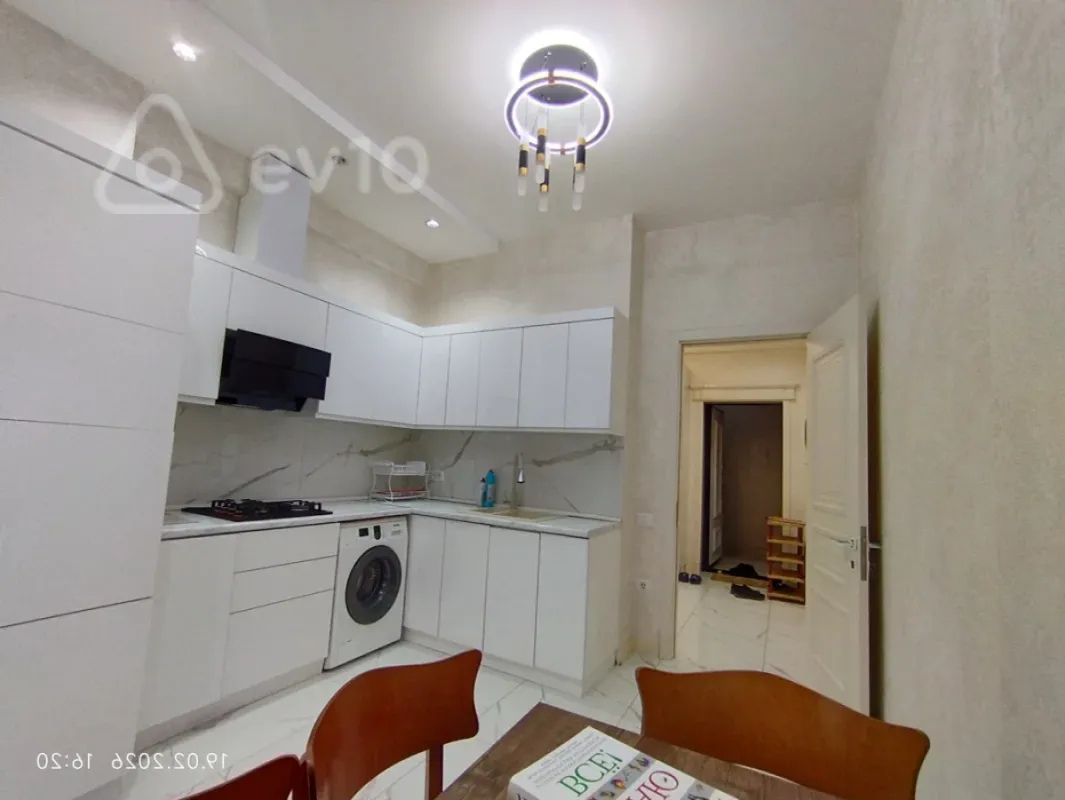 Kirayə verilir 2 otaqlı yeni tikili 80 m²