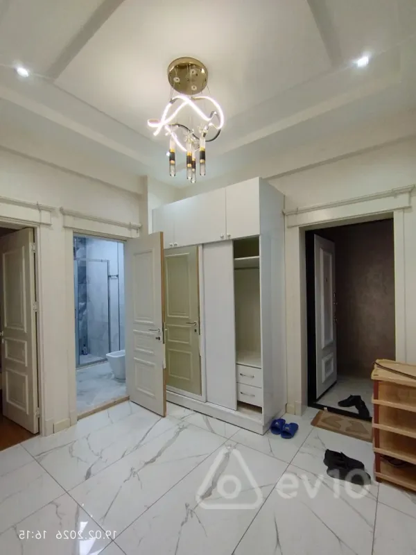 Kirayə verilir 2 otaqlı yeni tikili 80 m²