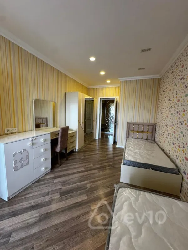 Kirayə verilir 3 otaqlı yeni tikili 100 m²