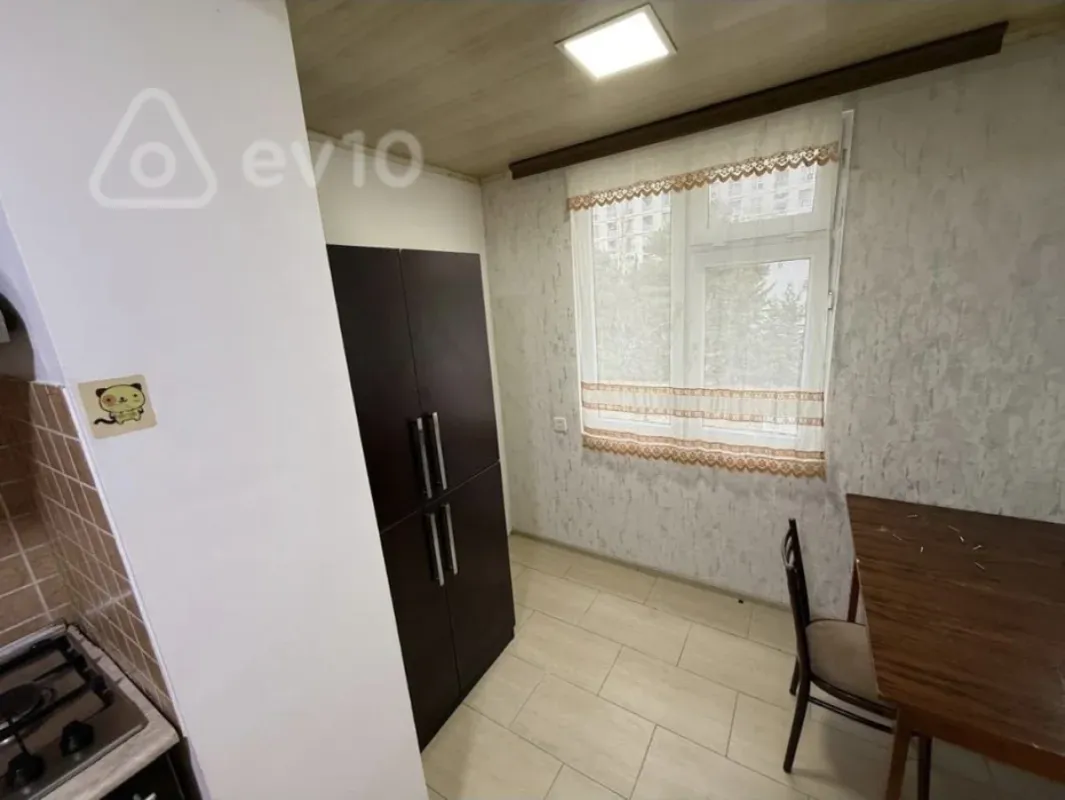 Kirayə verilir 3 otaqlı köhnə tikili 75 m²