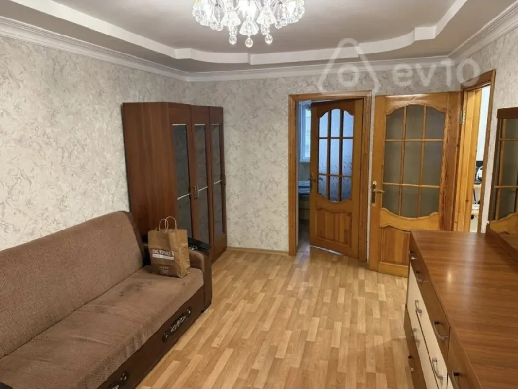 Kirayə verilir 3 otaqlı köhnə tikili 75 m²