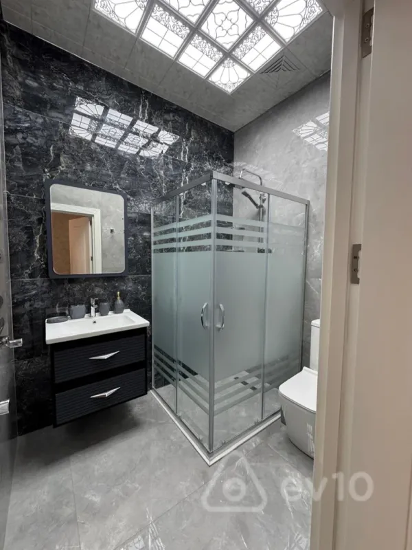 Kirayə verilir 3 otaqlı yeni tikili 140 m²