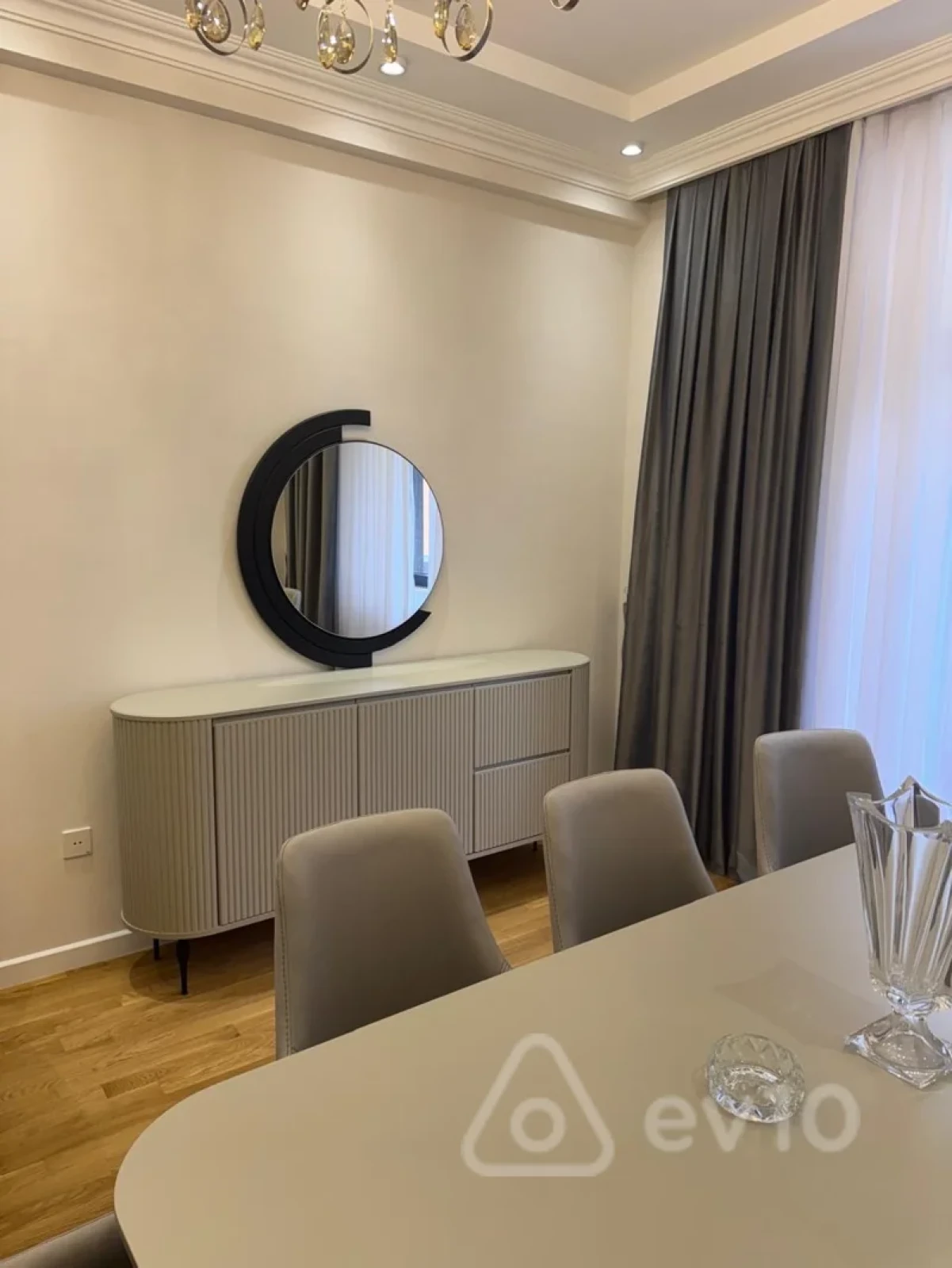 Kirayə verilir 3 otaqlı yeni tikili 140 m²