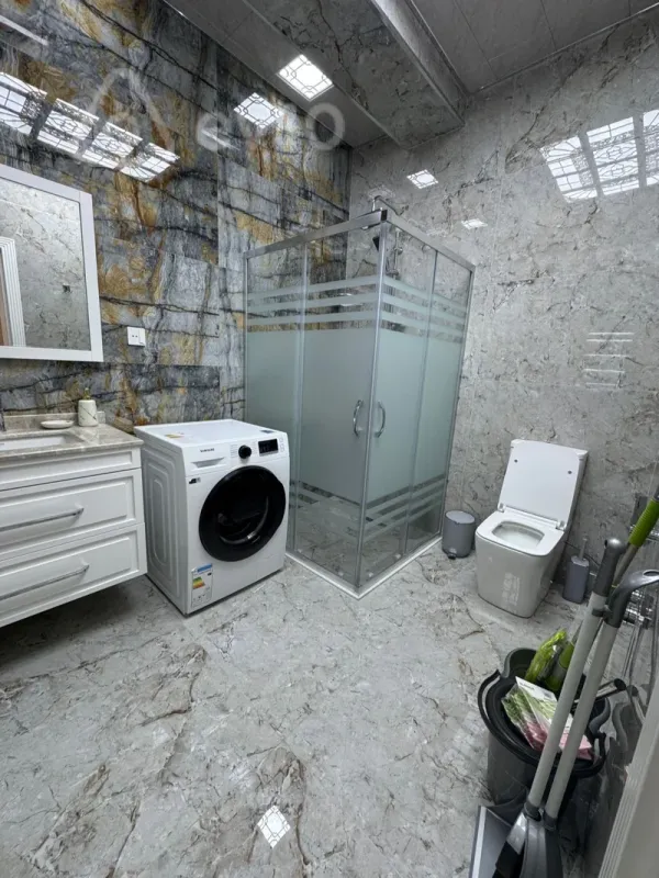 Kirayə verilir 3 otaqlı yeni tikili 140 m²