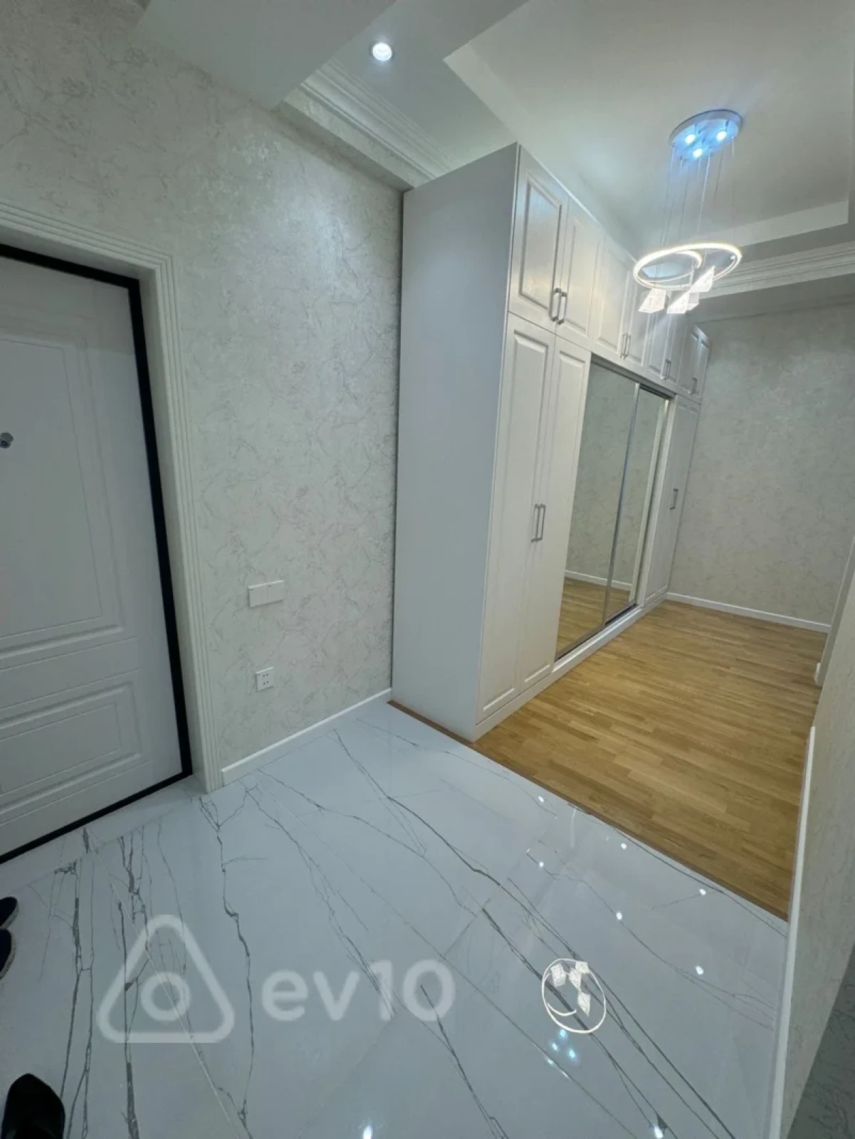 Kirayə verilir 3 otaqlı yeni tikili 140 m²