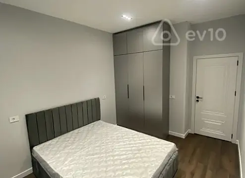 Kirayə verilir 2 otaqlı yeni tikili 65 m²