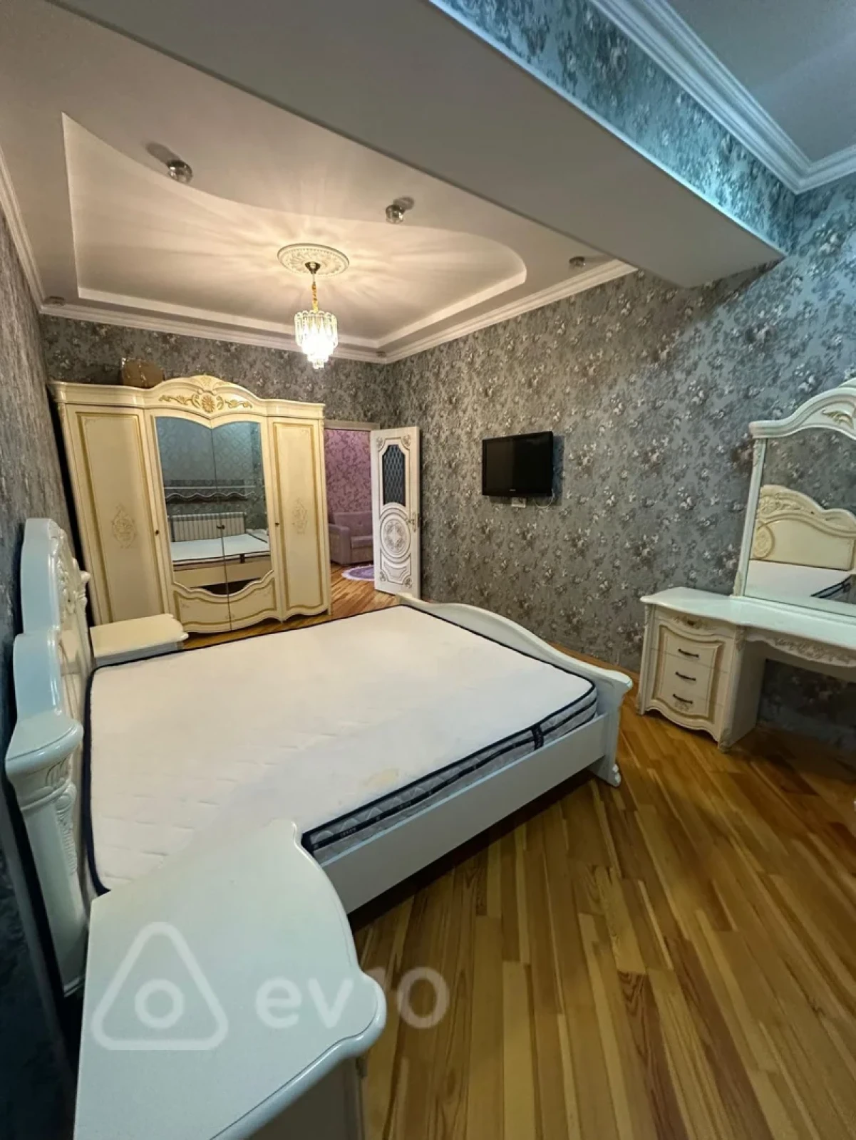 Kirayə verilir 2 otaqlı yeni tikili 72 m²