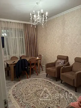 Satılır 5 otaqlı həyət evi 180 m²