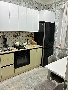 Satılır 5 otaqlı həyət evi 180 m²