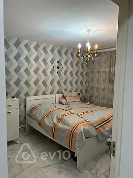 Satılır 5 otaqlı həyət evi 180 m²