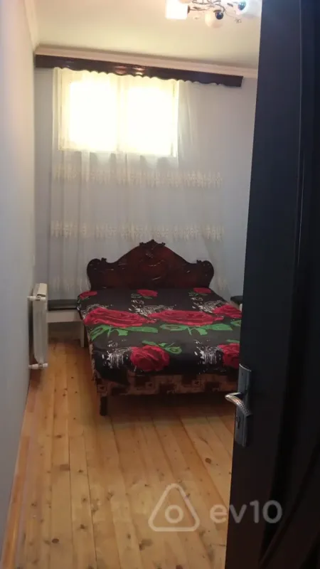 Kirayə verilir 4 otaqlı həyət evi 100 m²