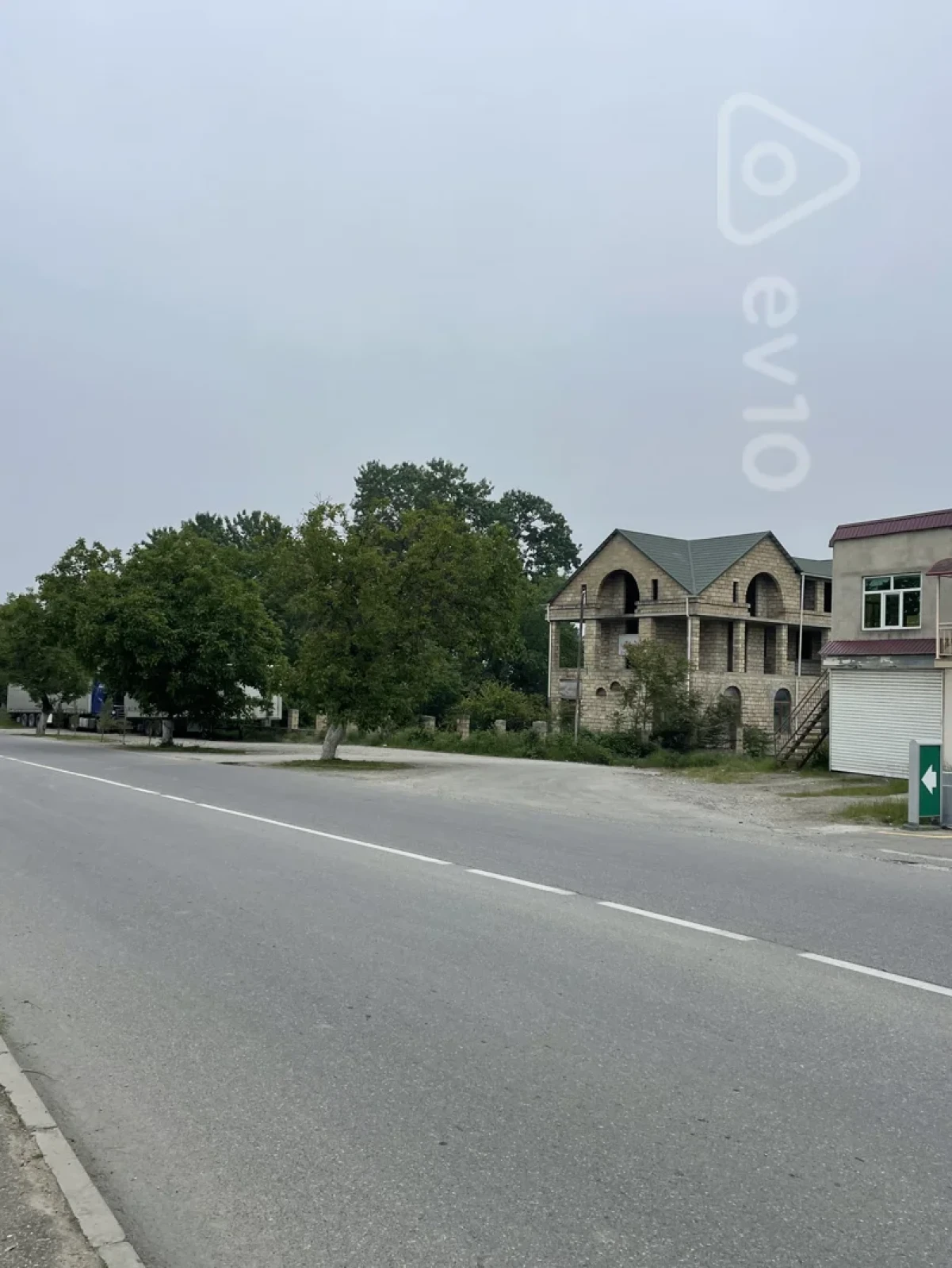 Satılır mənzil 100 m²