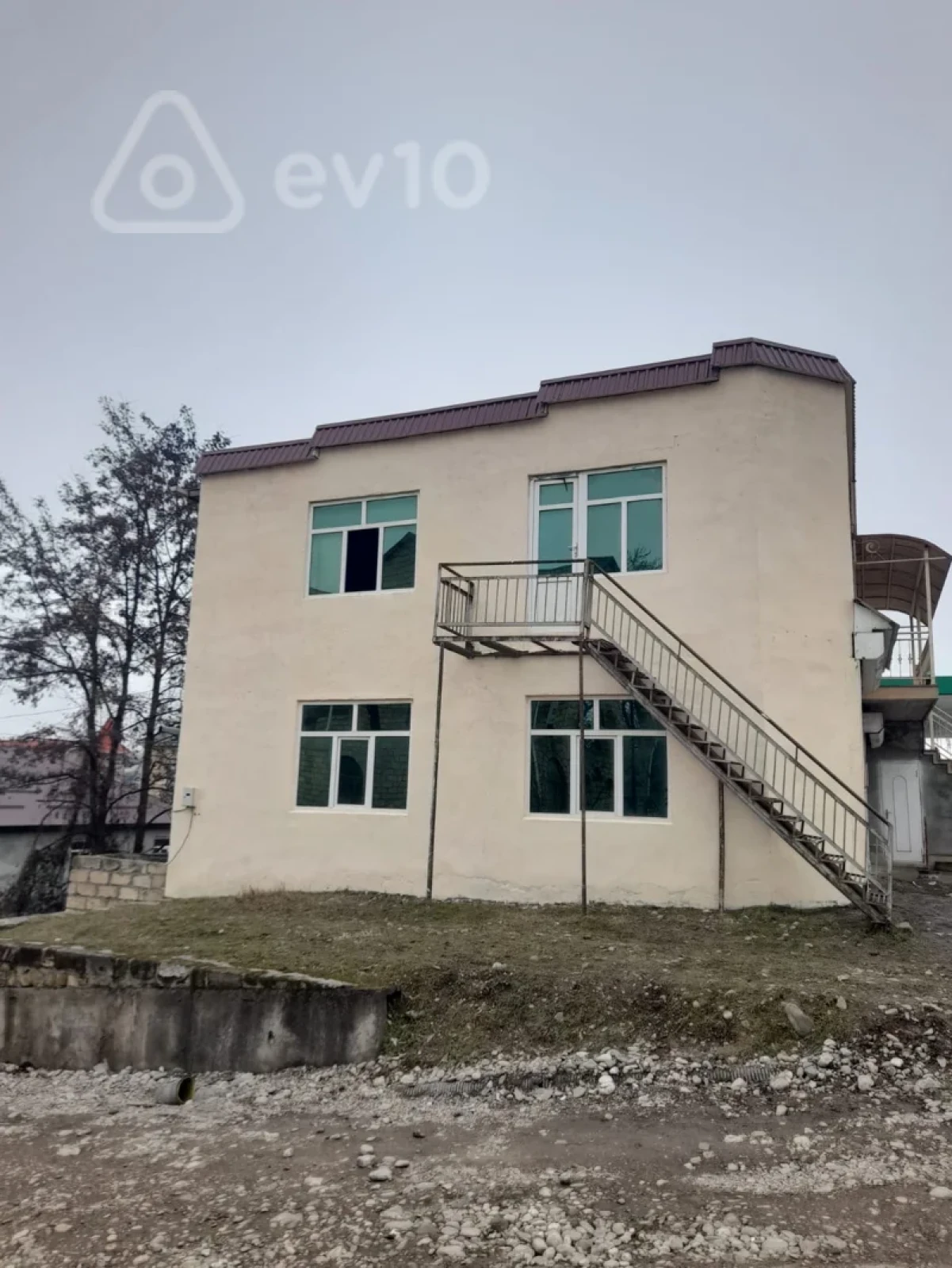Satılır mənzil 100 m²