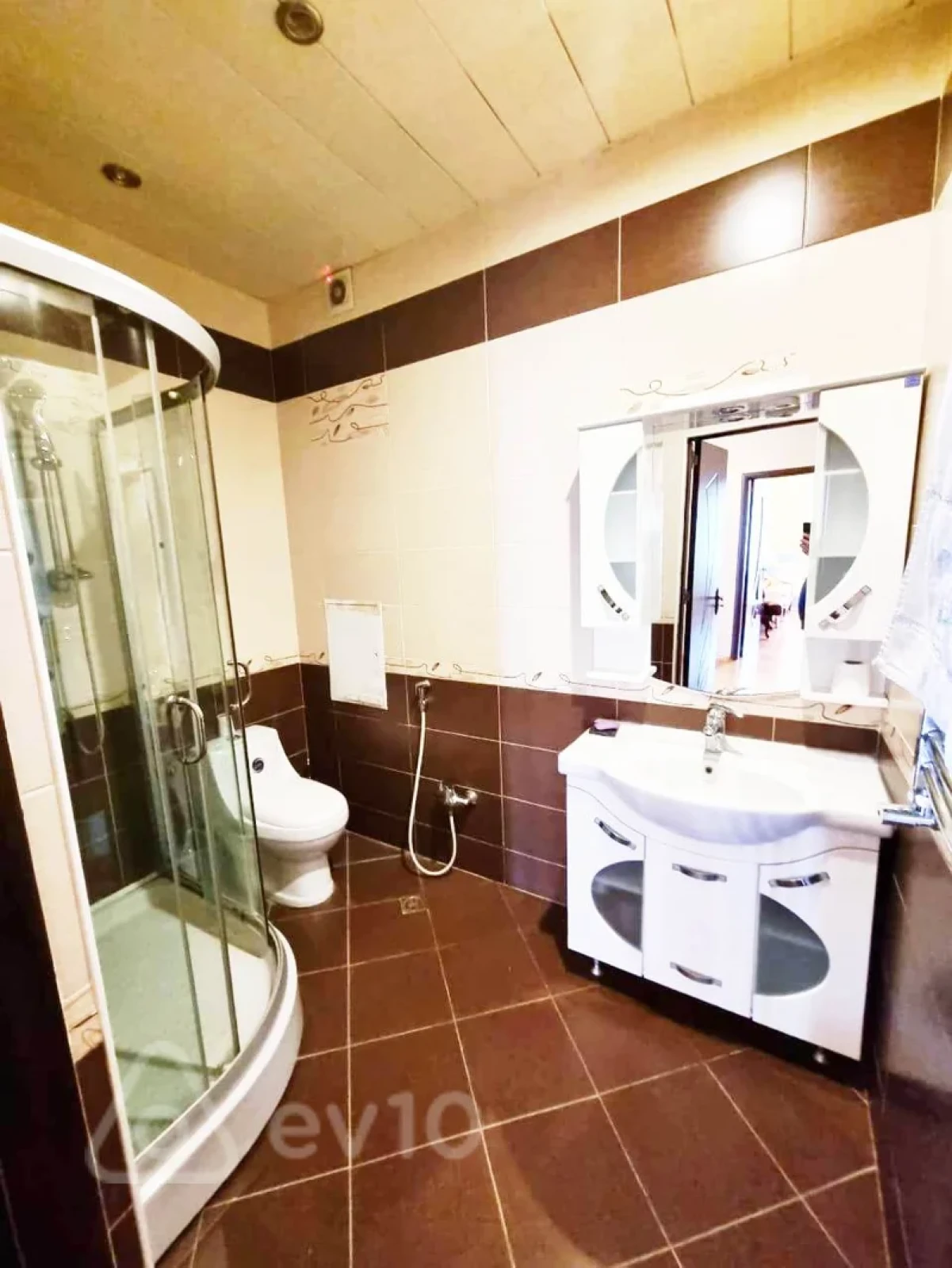 Kirayə verilir 3 otaqlı yeni tikili 110 m²