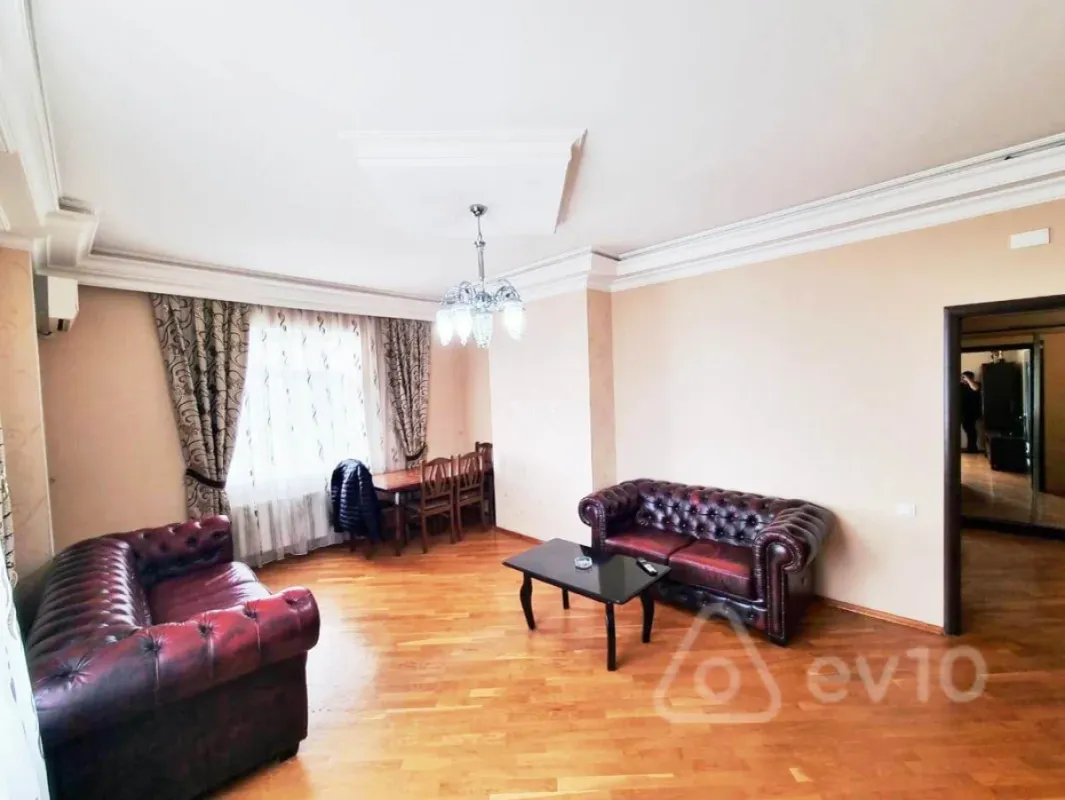 Kirayə verilir 3 otaqlı yeni tikili 110 m²