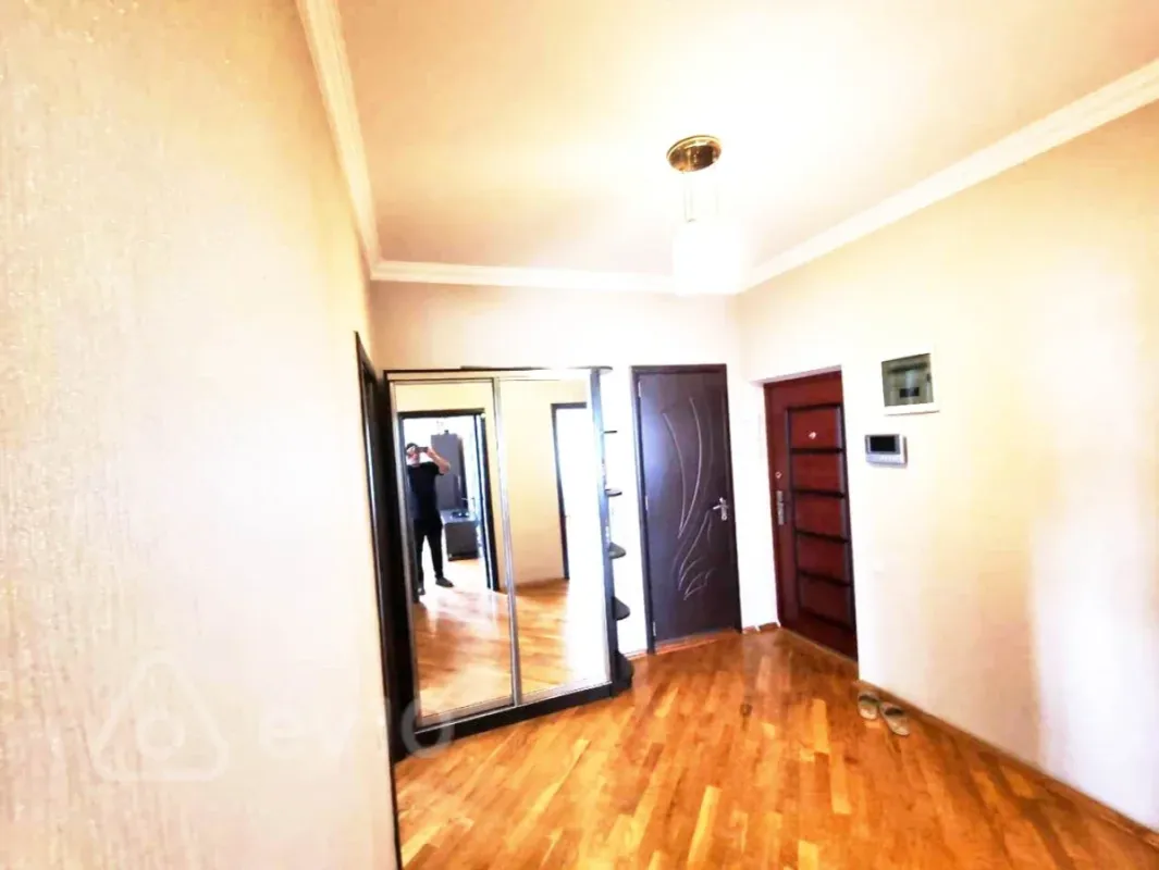 Kirayə verilir 3 otaqlı yeni tikili 110 m²