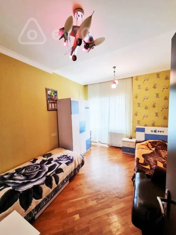 Kirayə verilir 3 otaqlı yeni tikili 110 m²