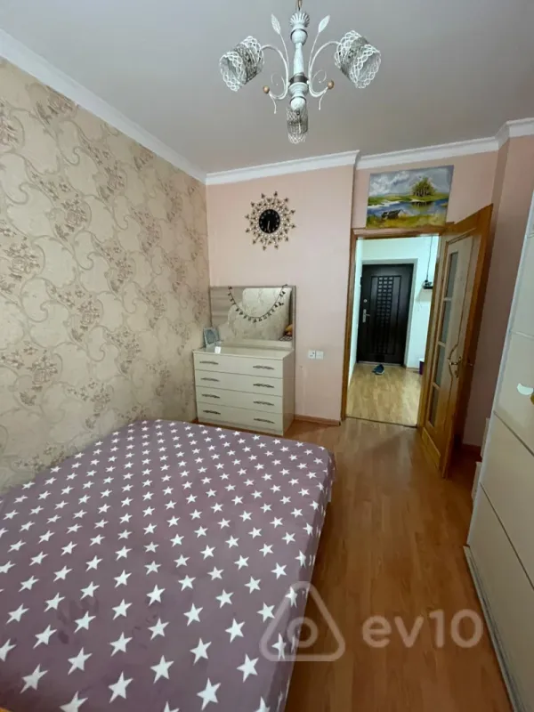 Kirayə verilir 3 otaqlı köhnə tikili 80 m²