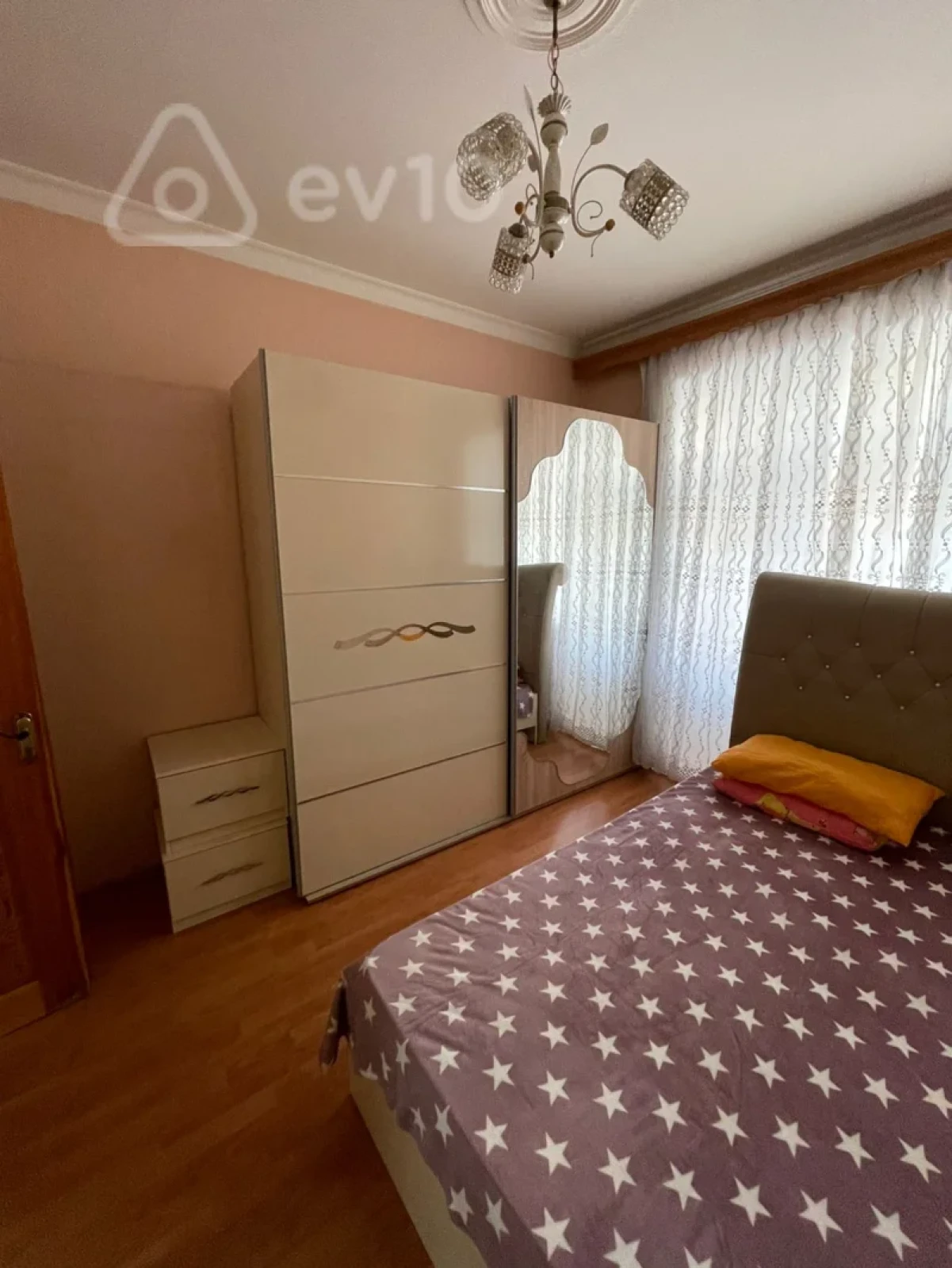 Kirayə verilir 3 otaqlı köhnə tikili 80 m²