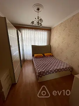 Kirayə verilir 3 otaqlı köhnə tikili 80 m²