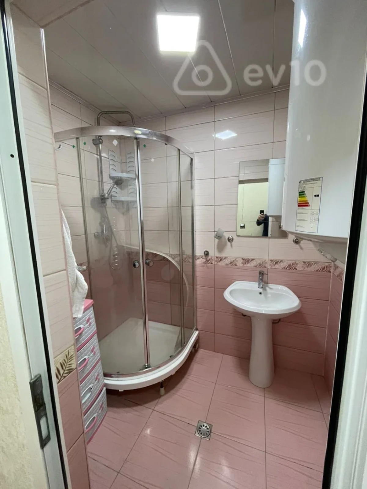 Kirayə verilir 3 otaqlı köhnə tikili 80 m²