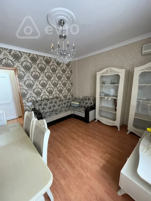 Kirayə verilir 3 otaqlı köhnə tikili 80 m²